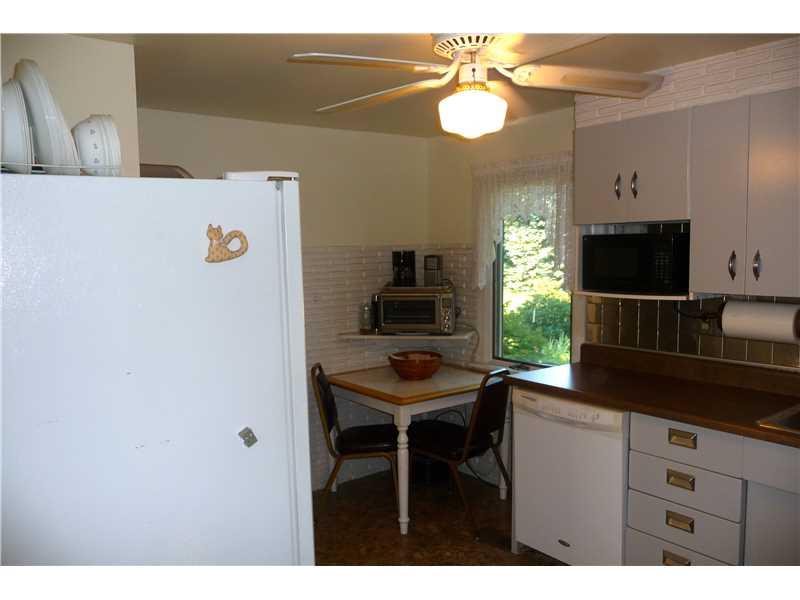 21 Kennedy Lane McKees Rocks, PA 15136 - Photo 14 of 16 Kitchen.