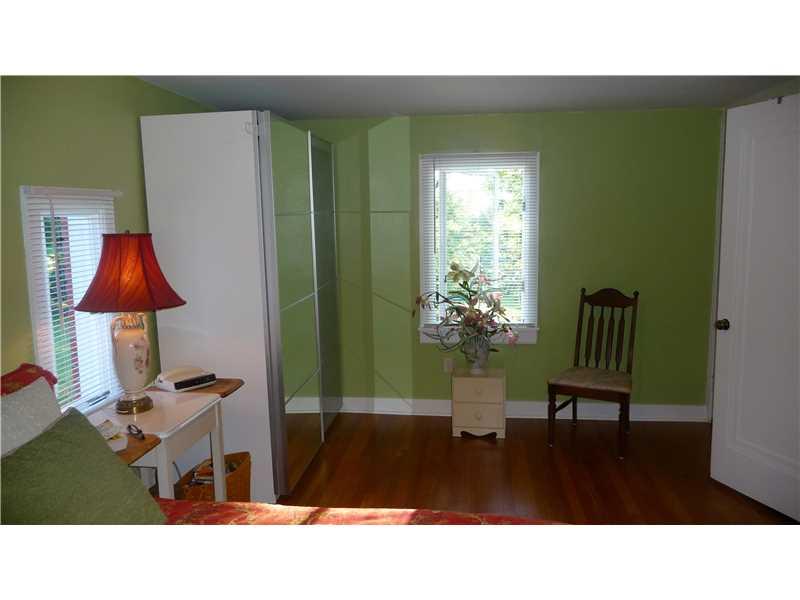 21 Kennedy Lane McKees Rocks, PA 15136 - Photo 5 of 16 Master Bedroom.