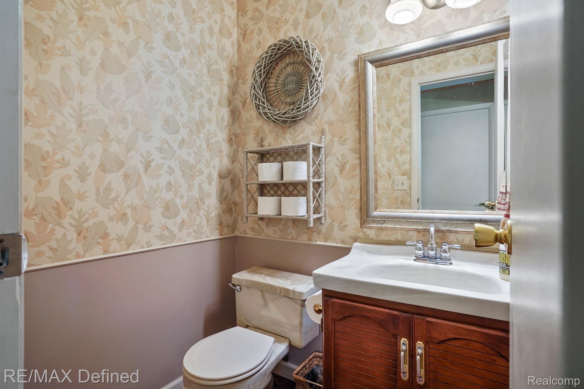 2183 North Fairview Lane Rochester, MI 48306 - Photo 19 of 36 2183-N-Fairview-Ln-23.jpg