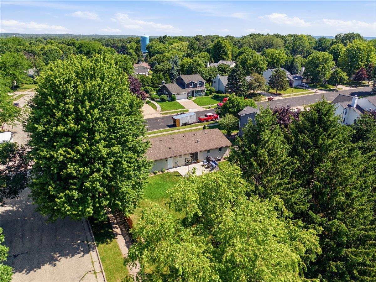 941 Foxfield Road Oregon, WI 53575 - Photo 7 of 54