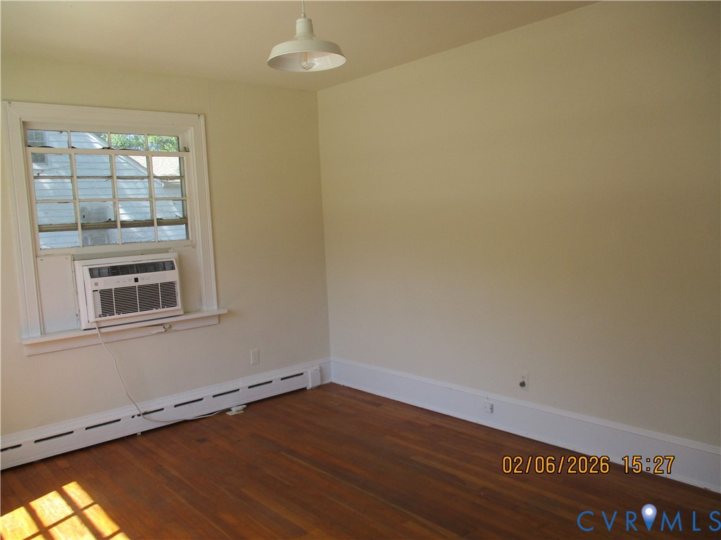 403 Maple Street Ashland, VA 23005 - Photo 6 of 14 Den/Family Room
