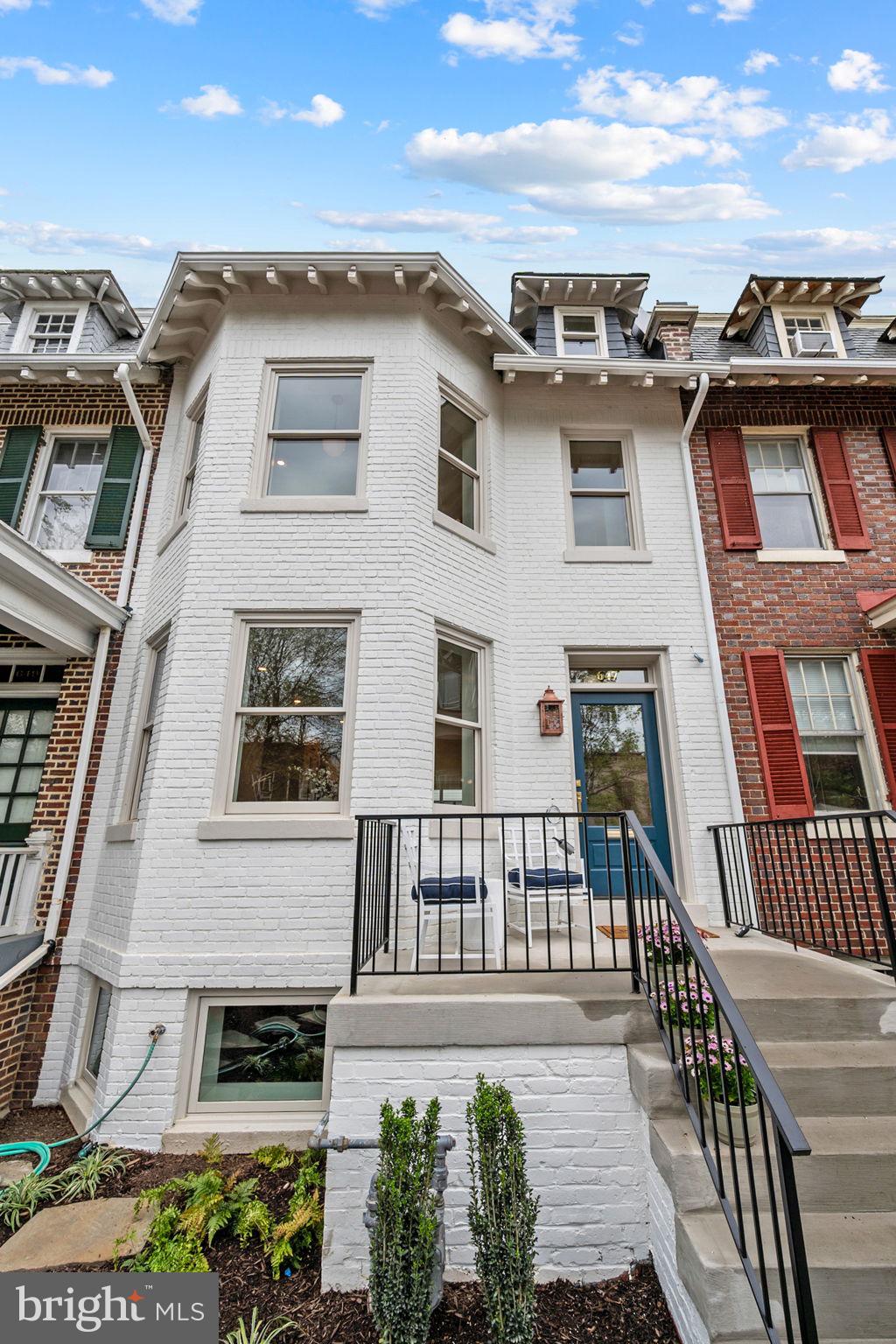 647 E Street Northeast Washington, DC 20002 - Photo 2 of 44