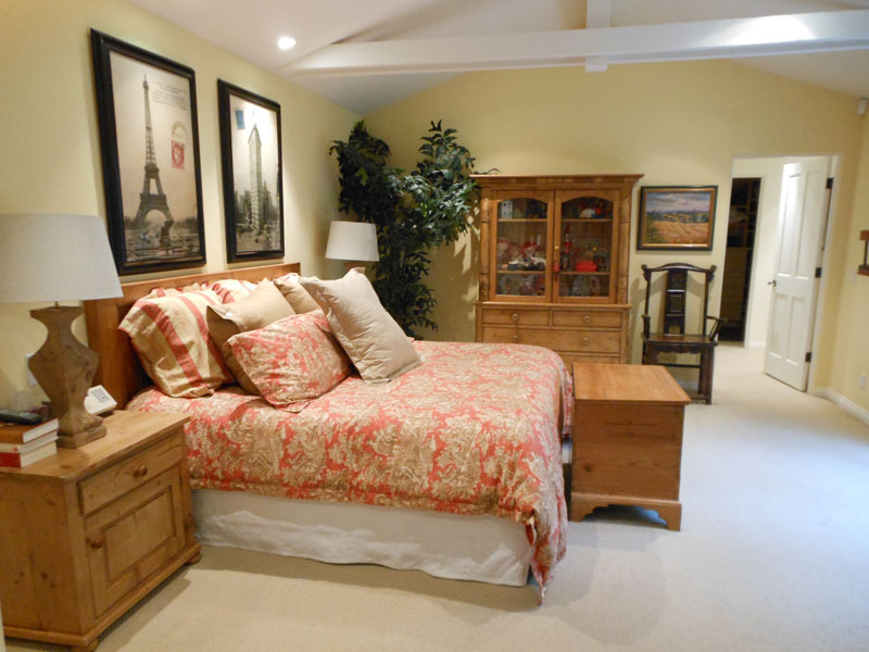 2140 Veloz Drive Montecito, CA 93108 - Photo 5 of 16 a bedroom with a bed and wooden floor