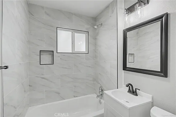 $479,900 | 215 West Lugonia Avenue, Redlands, CA 92374