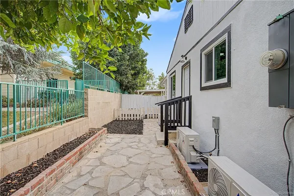 $479,900 | 215 West Lugonia Avenue, Redlands, CA 92374