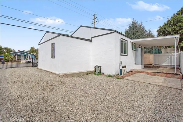 $479,900 | 215 West Lugonia Avenue, Redlands, CA 92374