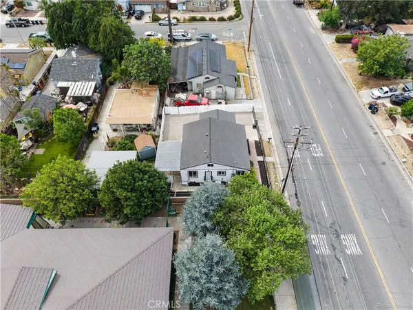 $479,900 | 215 West Lugonia Avenue, Redlands, CA 92374