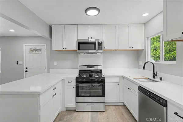 $479,900 | 215 West Lugonia Avenue, Redlands, CA 92374