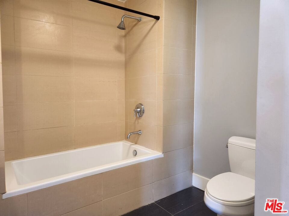 460 South Spring Street, Unit 908 Los Angeles, CA 90013 - Photo 21 of 35 Gallery Image 21
