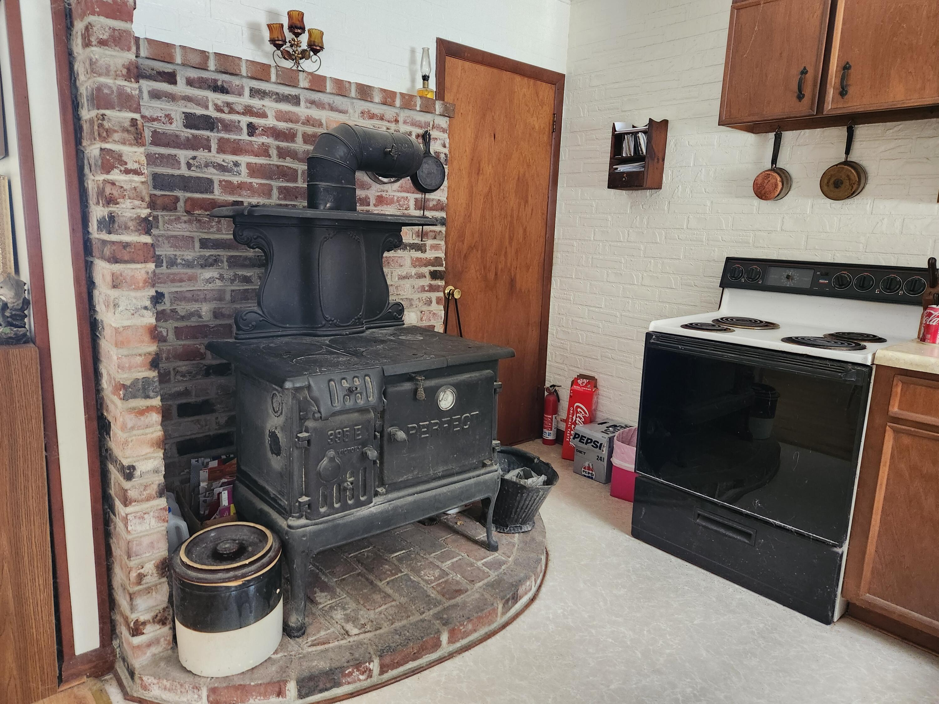 86 Beach Road Lincolnville, ME 04849 - Photo 10 of 40 20251213_102821