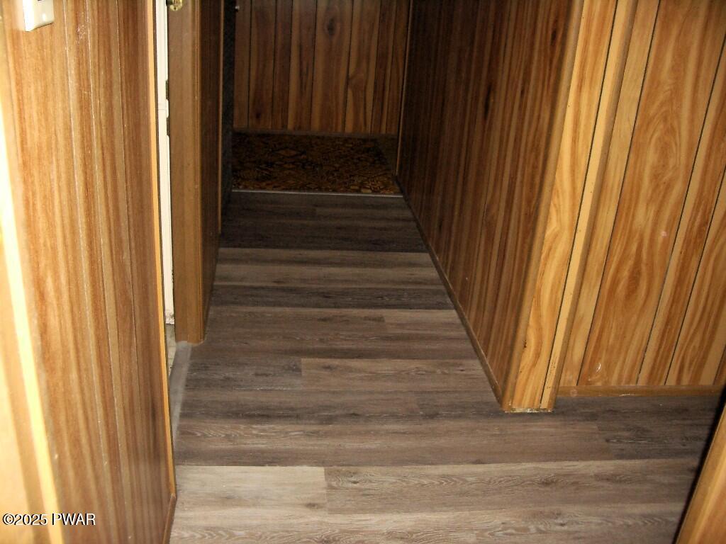61 Windsor Road Hawley, PA 18428 - Photo 15 of 26 Hallway