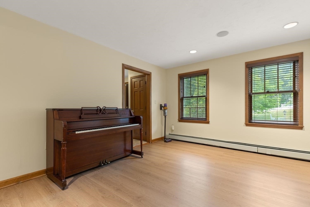 73 Sudbury Road Ashland, MA 01721 - Photo 7 of 33