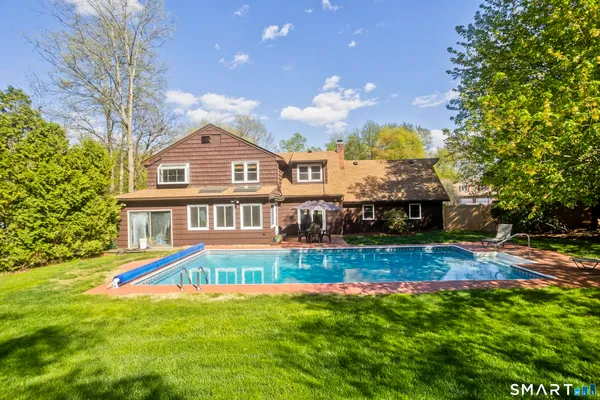 $675,000 | 10 Cliffmount Drive, Bloomfield, CT 06002