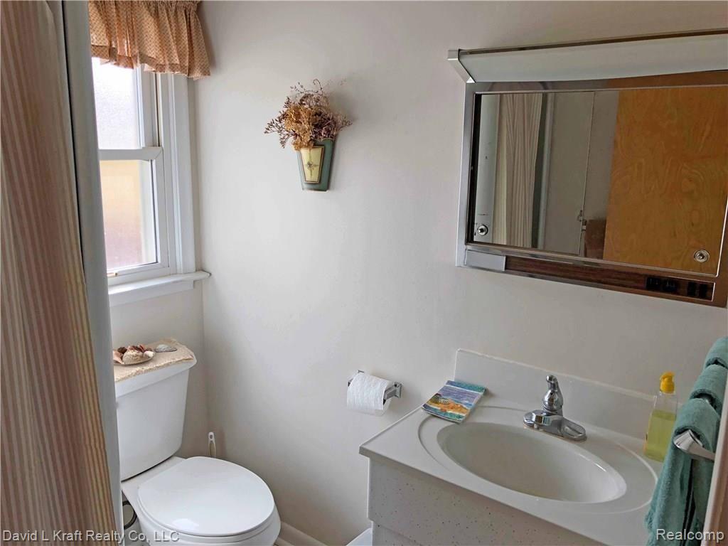 4334 Port Austin Road Caseville, MI 48725 - Photo 11 of 17 4334PABath.jpg