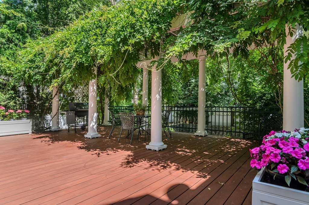 22 Leighton Road Wellesley, MA 02482 - Photo 14 of 15