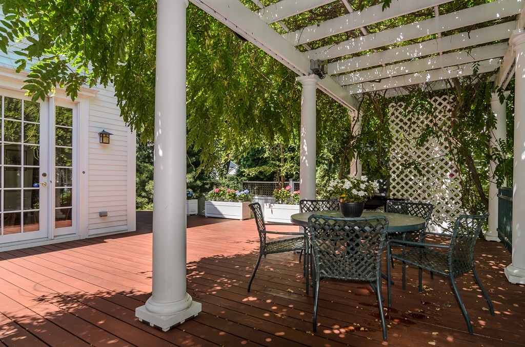 22 Leighton Road Wellesley, MA 02482 - Photo 15 of 15