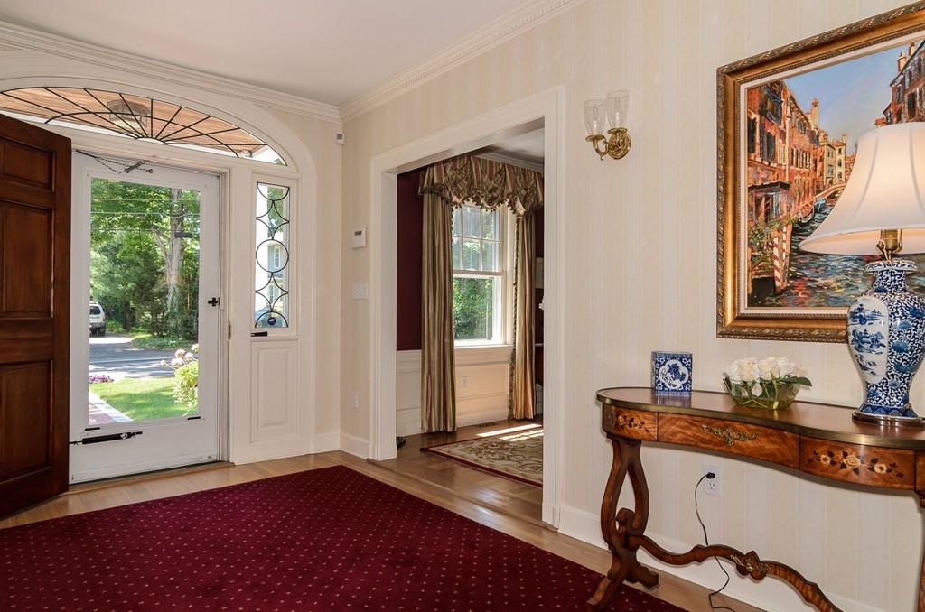 22 Leighton Road Wellesley, MA 02482 - Photo 2 of 15