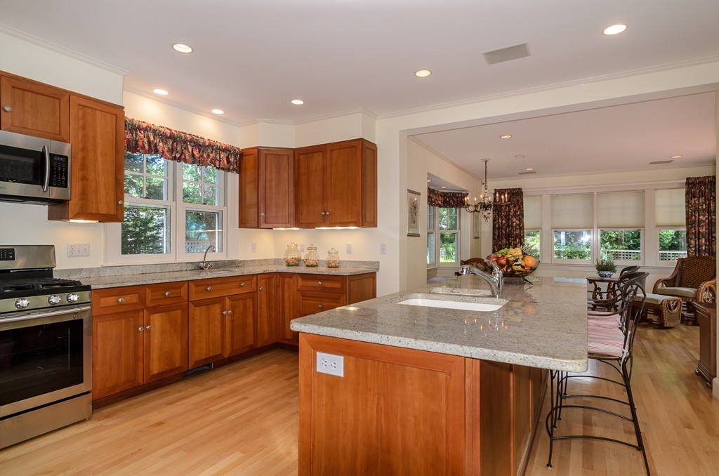 22 Leighton Road Wellesley, MA 02482 - Photo 6 of 15