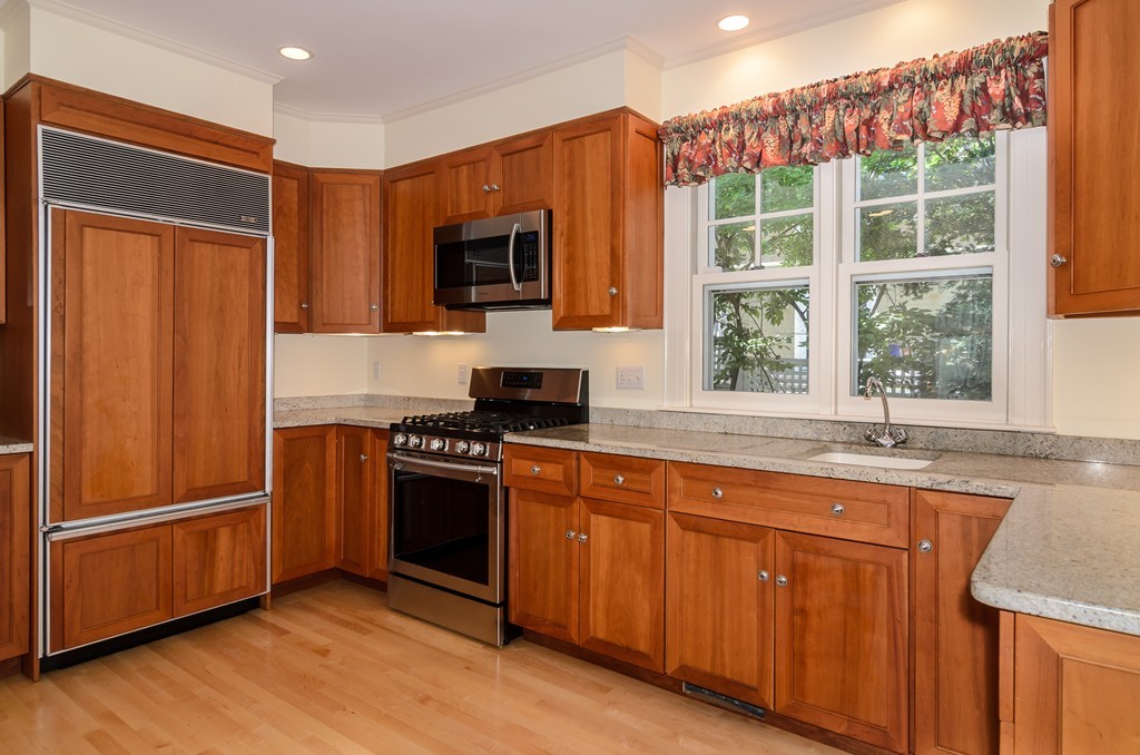 22 Leighton Road Wellesley, MA 02482 - Photo 7 of 15