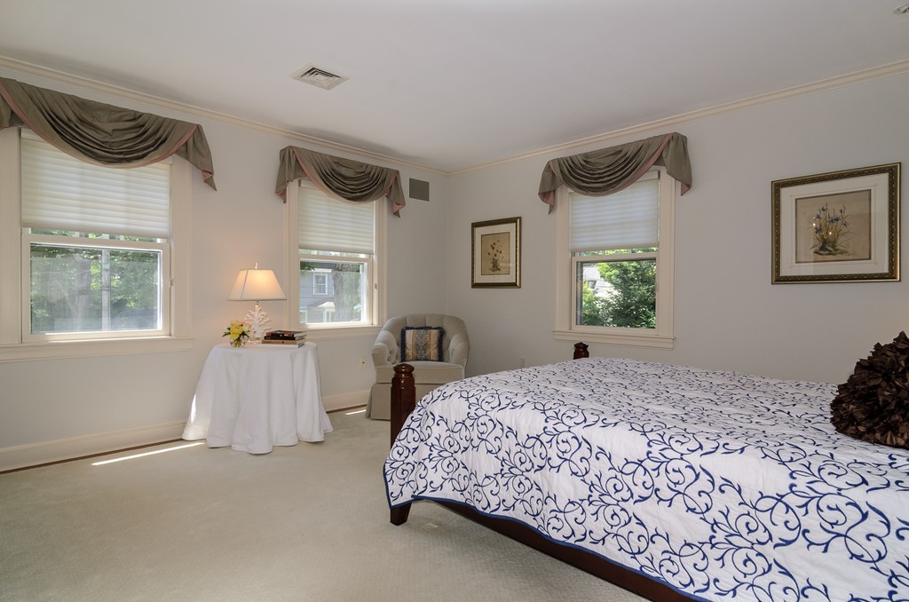 22 Leighton Road Wellesley, MA 02482 - Photo 10 of 15