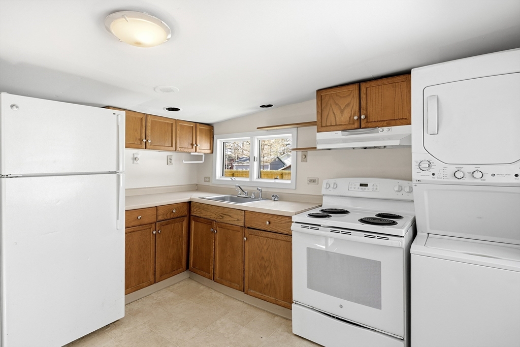 133 Lakeview Road Shutesbury, MA 01072 - Photo 8 of 24