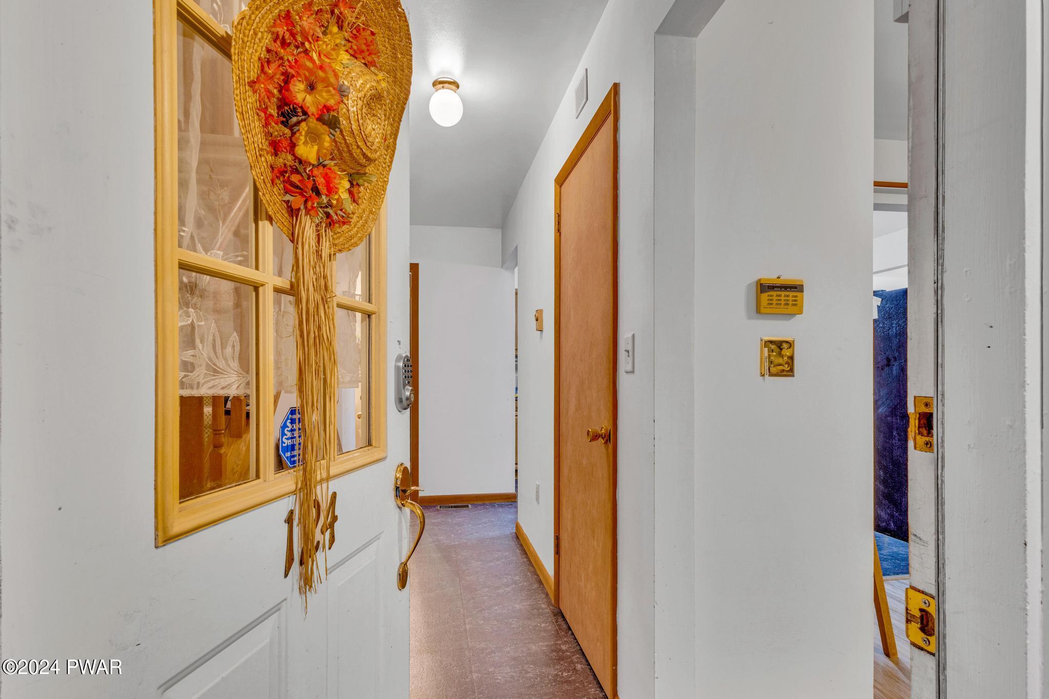 124 Ruffed Grouse Drive Greentown, PA 18426 - Photo 7 of 46