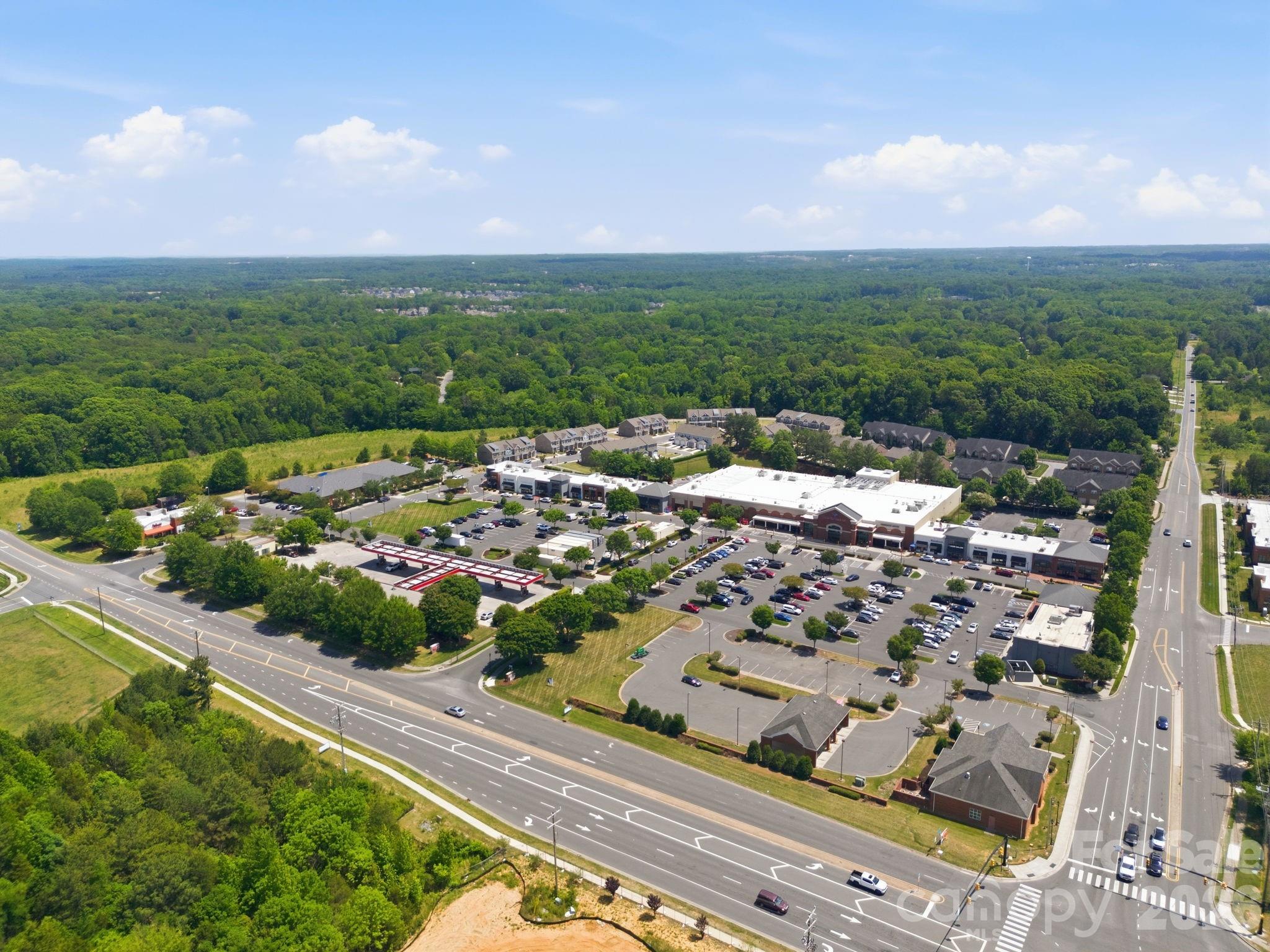 13075 Plaza Rd Extension Charlotte, NC 28215 - Photo 5 of 25
