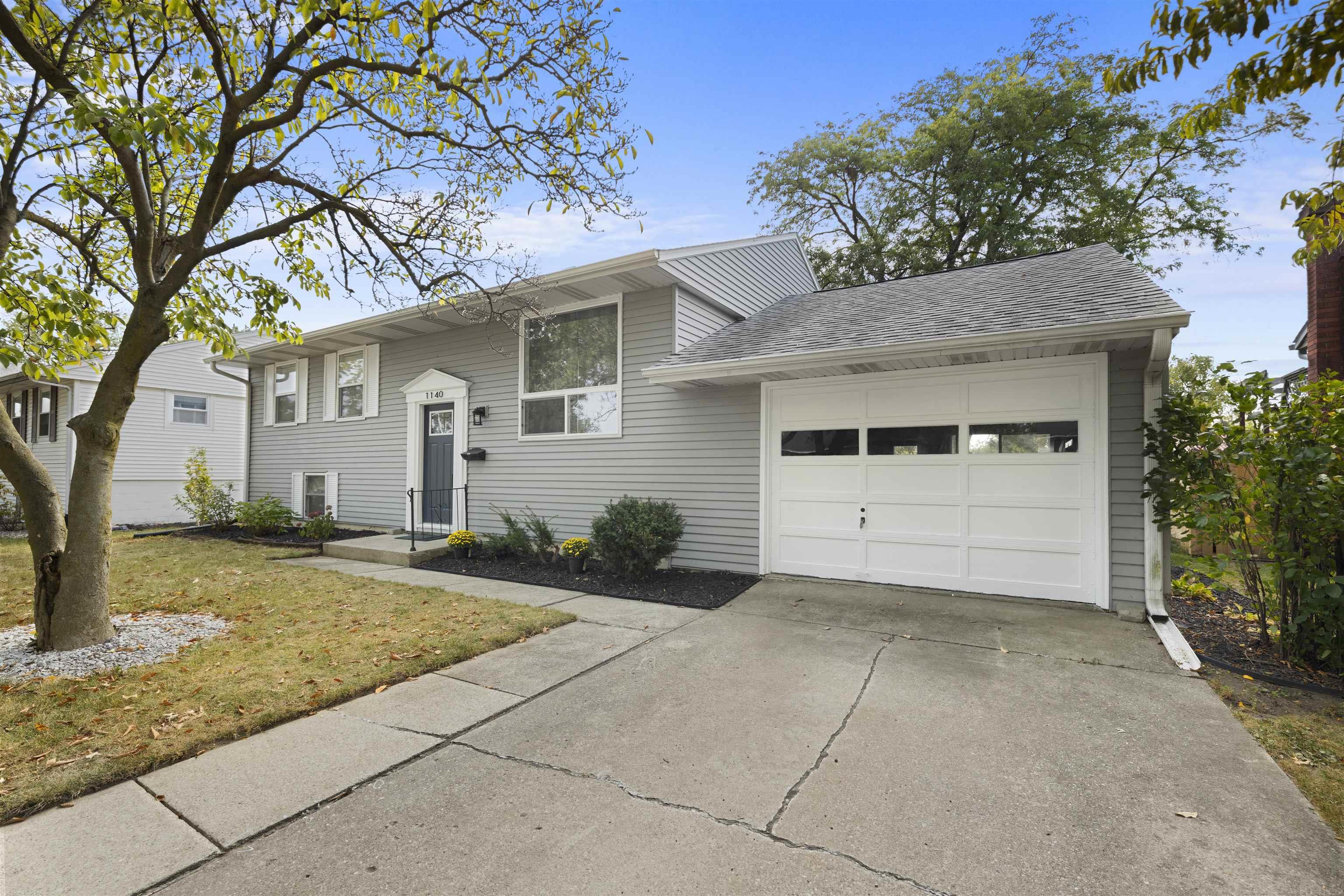 1140 Cinnamon Road Fort Wayne, IN 46825 - Photo 3 of 27