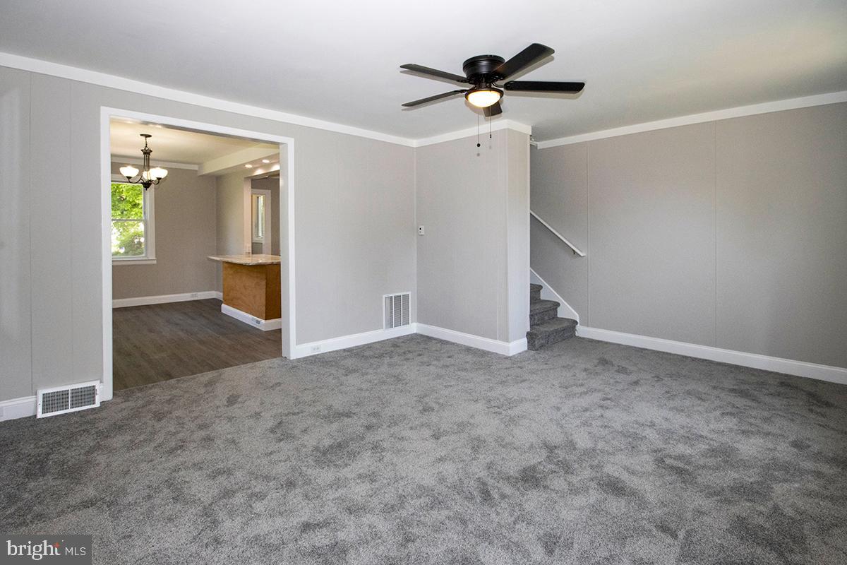 223 Pennsylvania Road Brooklawn, NJ 08030 - Photo 18 of 37 Spacious Living ROom