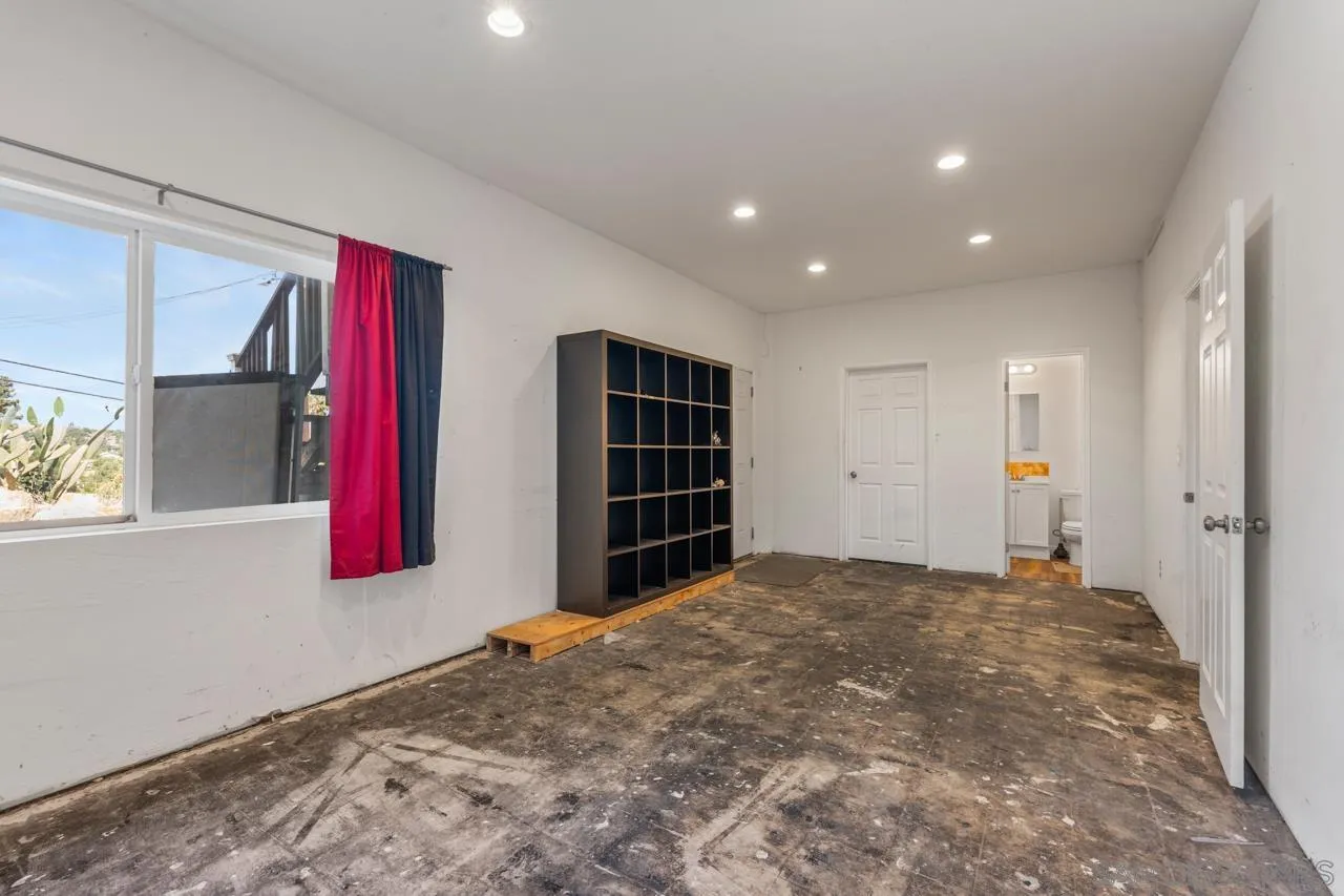 2901 Helix Street Spring Valley, CA 91977 - Photo 27 of 29