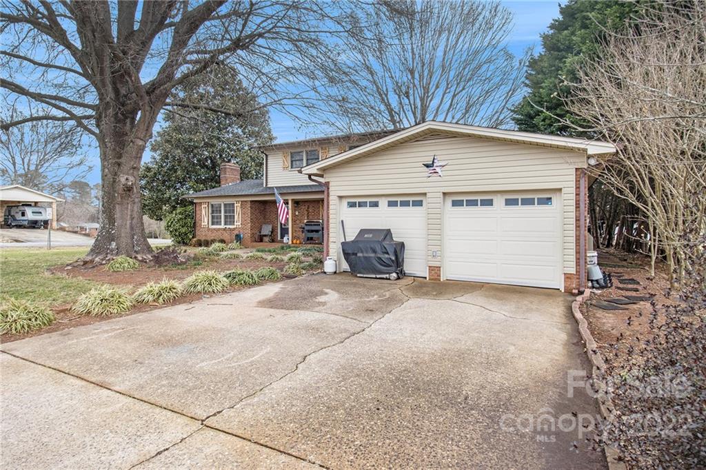 1368 Caleb Setzer Road Newton, NC 28658 - Photo 2 of 34 Gallery Image 2