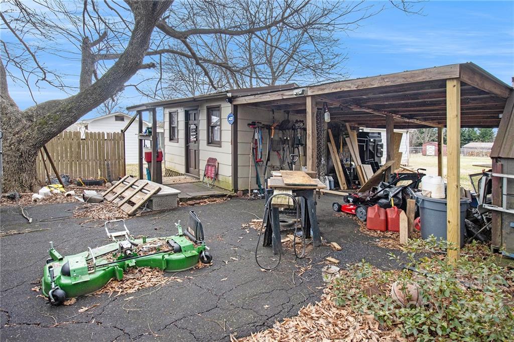 1368 Caleb Setzer Road Newton, NC 28658 - Photo 29 of 34 Gallery Image 29