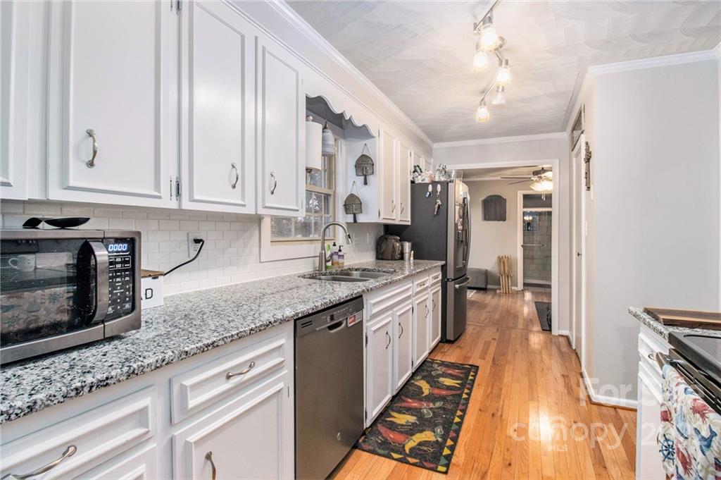 1368 Caleb Setzer Road Newton, NC 28658 - Photo 9 of 34 Gallery Image 9