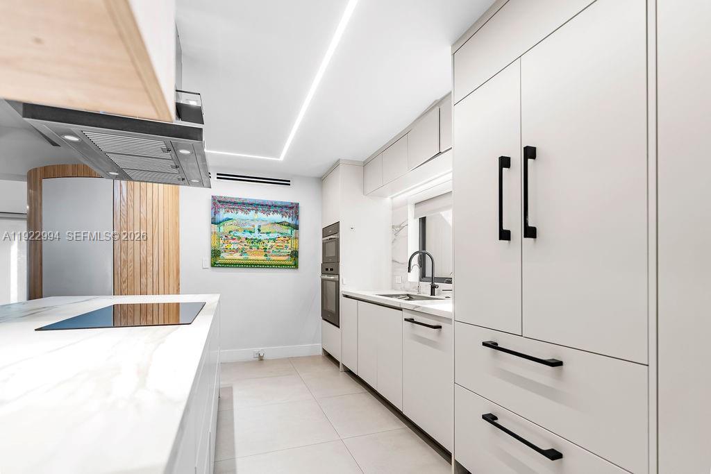 4095 Battersea Road Miami, FL 33133 - Photo 23 of 53 Premium Miele Appliances