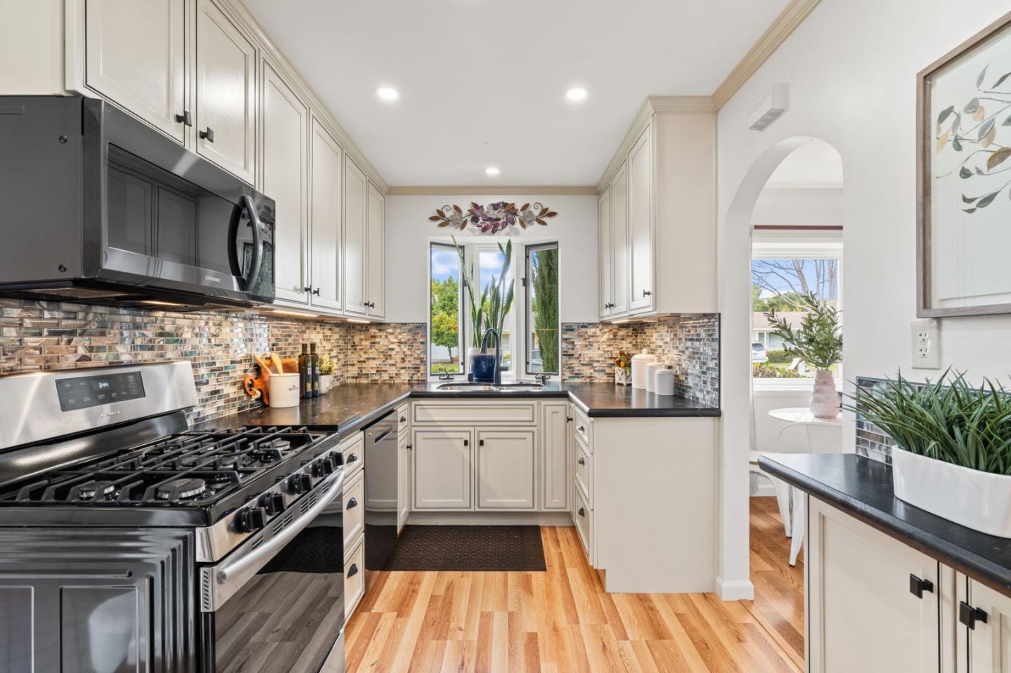 3150 Riddle Road San Jose, CA 95117 - Photo 8 of 51 Gallery Image 8