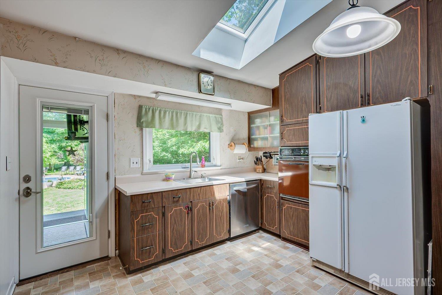 9 Clive Hills Road Edison, NJ 08820 - Photo 19 of 44