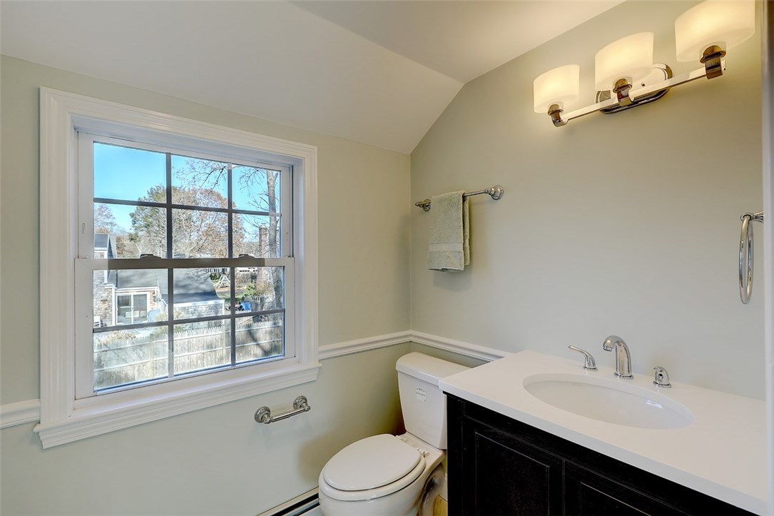 9 Humphreys Road Barrington, RI 02806 - Photo 19 of 30 master bath -
