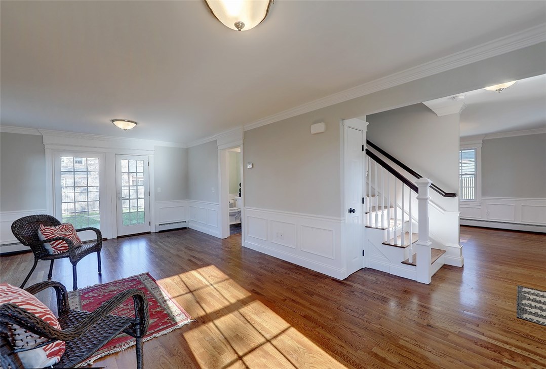 9 Humphreys Road Barrington, RI 02806 - Photo 4 of 30