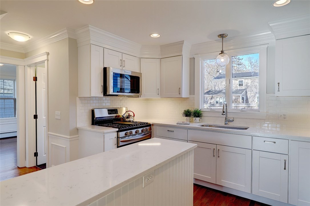 9 Humphreys Road Barrington, RI 02806 - Photo 8 of 30