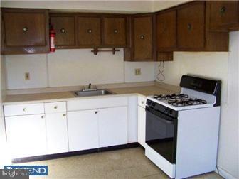 3930 Elson Road Brookhaven, PA 19015 - Photo 3 of 12 Kitchen