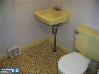 3930 Elson Road Brookhaven, PA 19015 - Photo 6 of 12 Bathroom