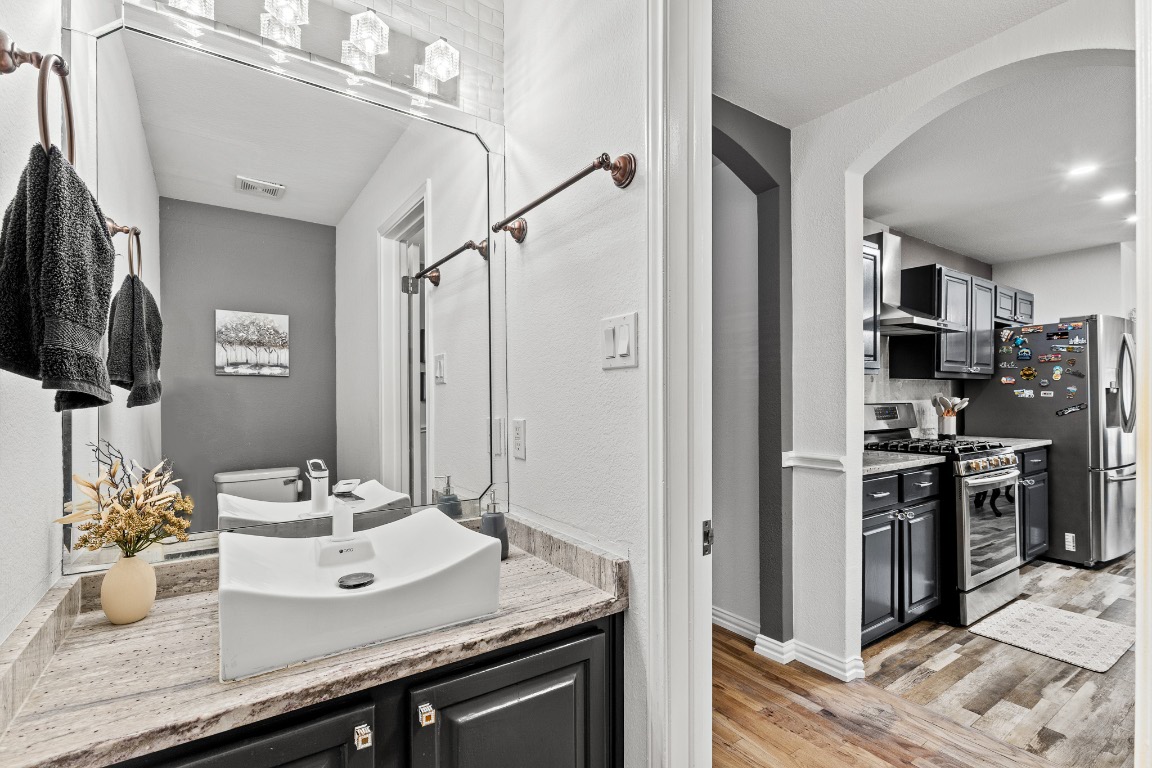 615 Barbara Way Bastrop, TX 78602 - Photo 15 of 27 Half bathroom downstairs