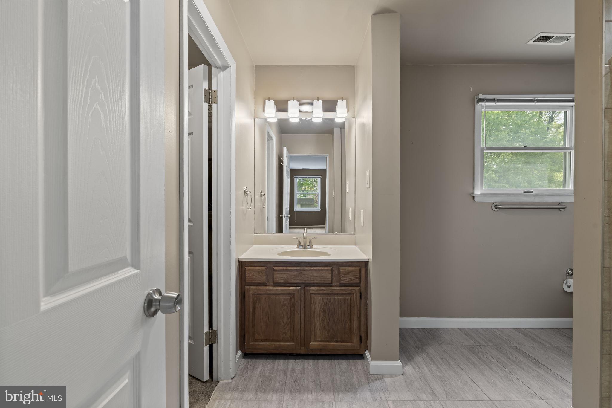 621 South Forklanding Road Maple Shade, NJ 08052 - Photo 28 of 45 Primary Bathroom