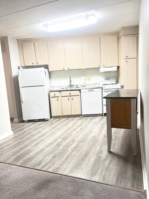 152 Turner Road, Unit 22 Holliston, MA 01746 - Photo 2 of 11 Gallery Image 2