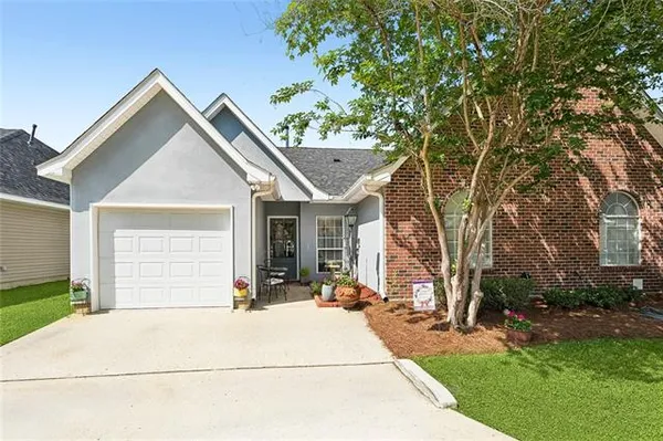 $225,000 | 221 Libra Avenue, Unit B, Mandeville, LA 70471
