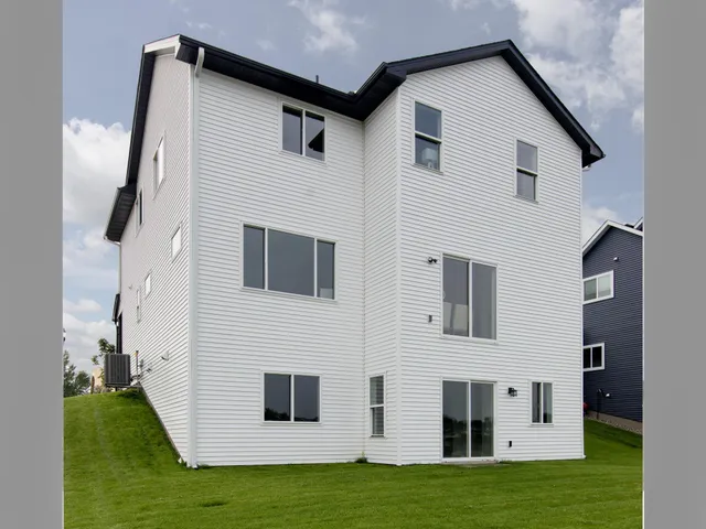 $599,000 | 1675 Spruce Street, Farmington, MN 55024