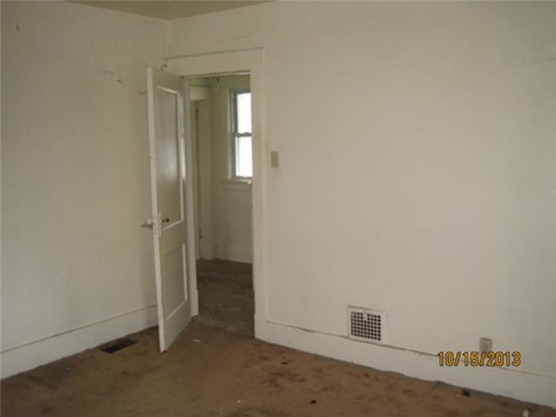 1137 9th Street McKees Rocks, PA 15136 - Photo 7 of 7 Bedroom.