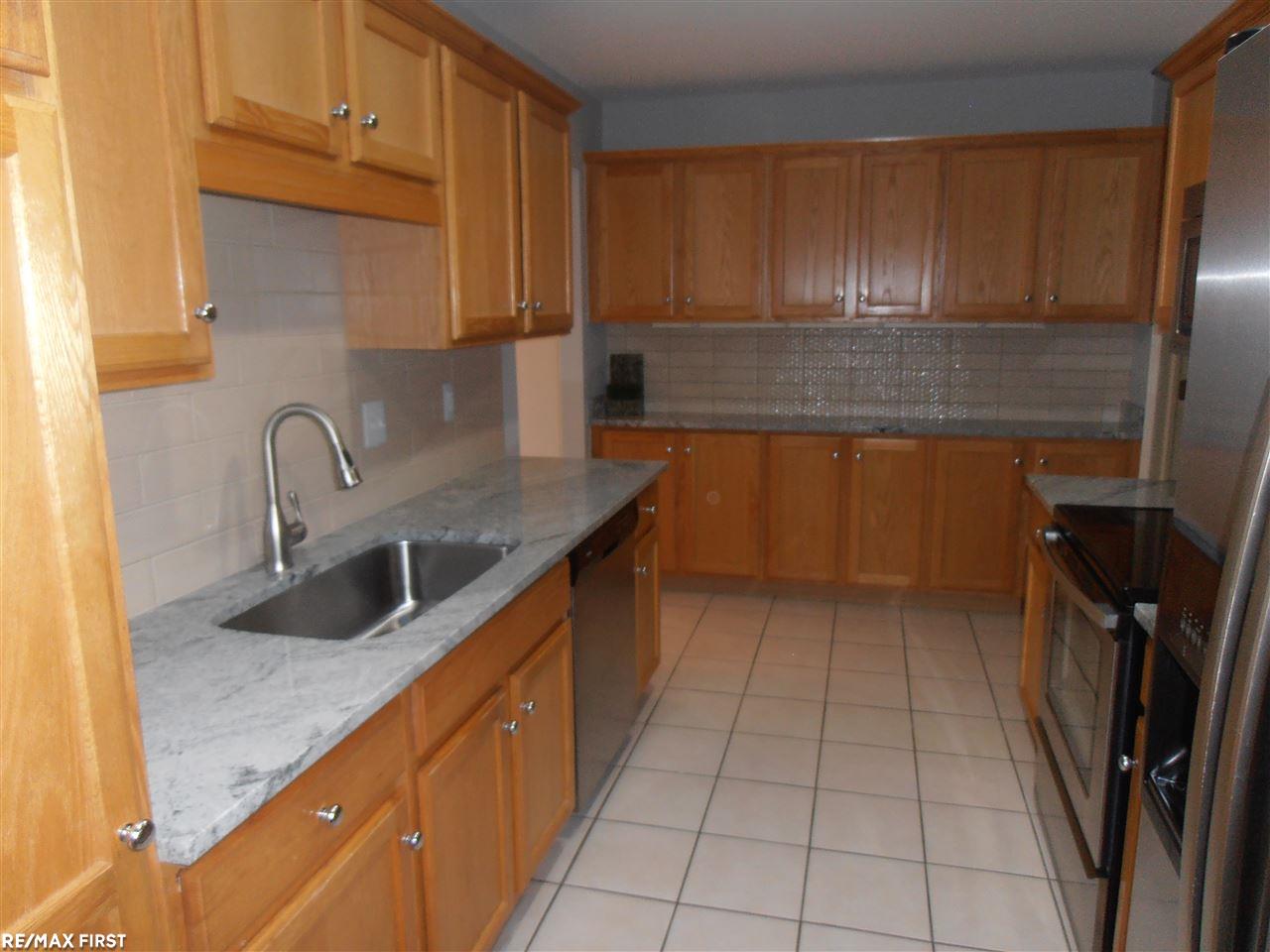 50163 Decook Court, Unit 113 Macomb, MI 48044 - Photo 8 of 23