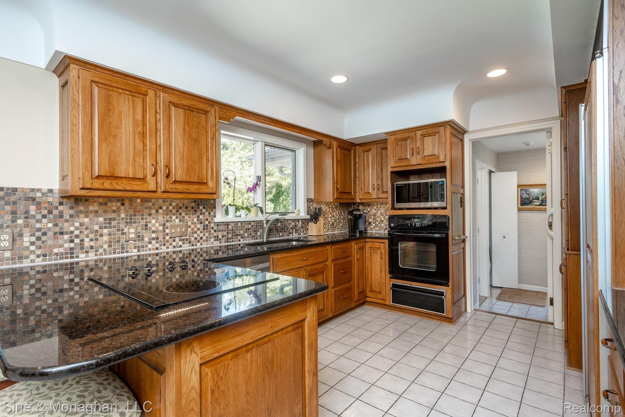 80 Shoreham Road Grosse Pointe, MI 48236 - Photo 12 of 74 80 Shoreham S070.jpg