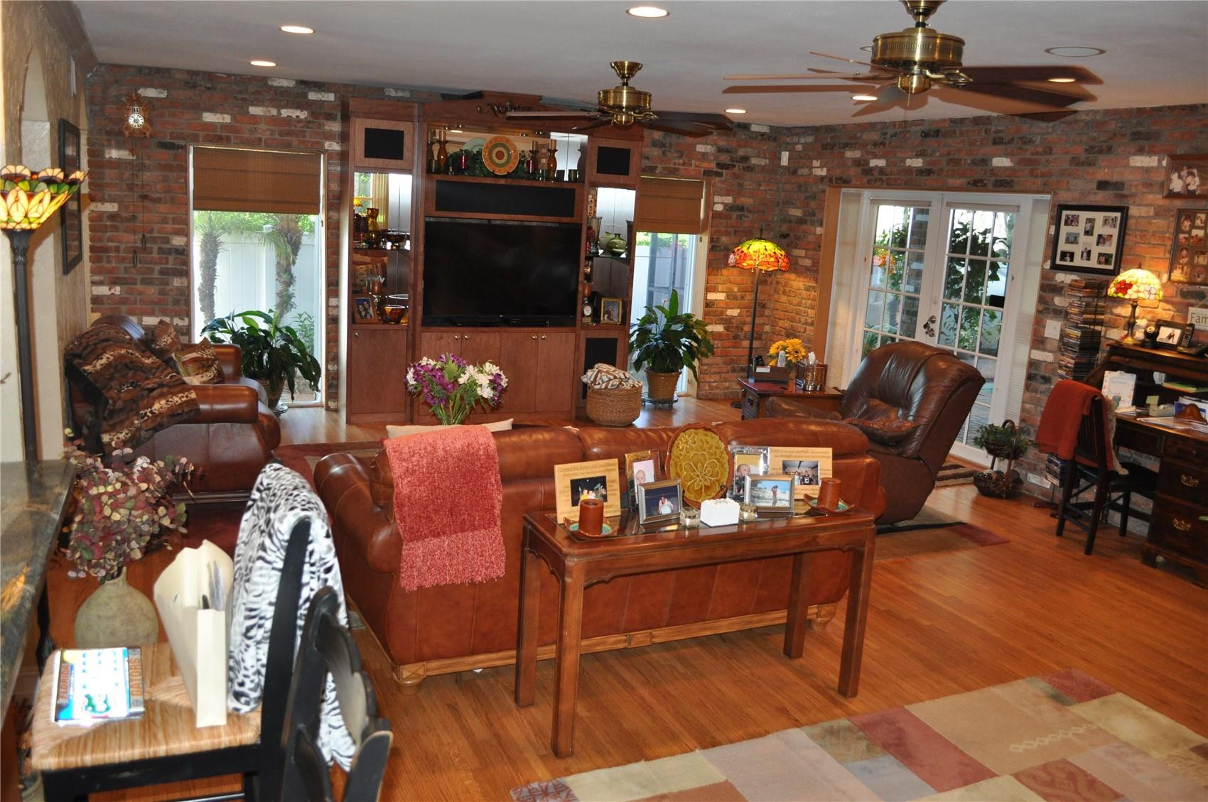 2175 Northeast 185th Street Miami, FL 33180 - Photo 15 of 32 Family room